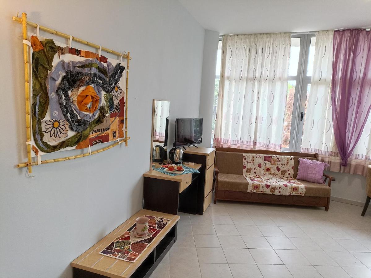 10 Apartmants Olimpia Mir Дуррес Экстерьер фото
