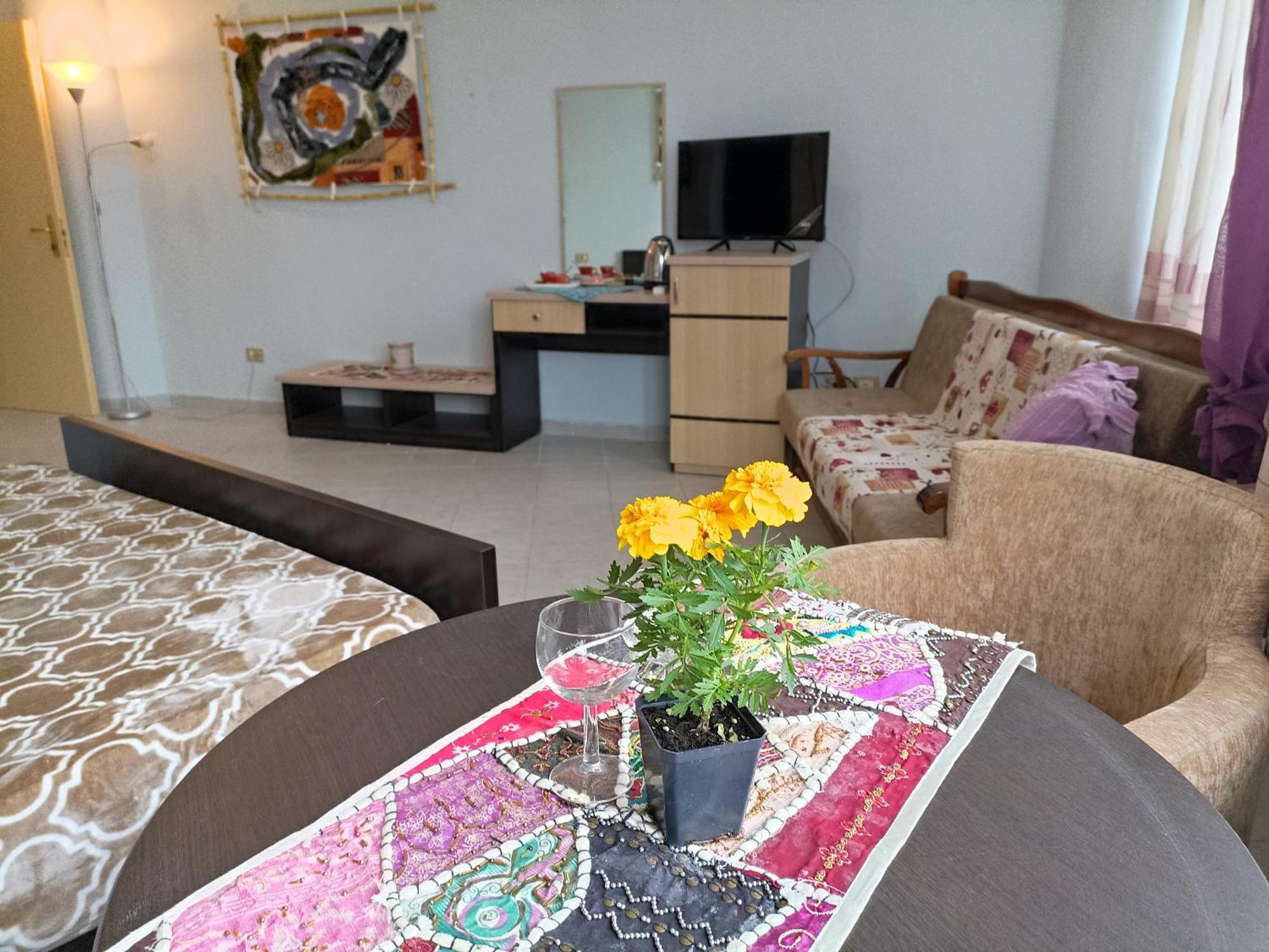 10 Apartmants Olimpia Mir Дуррес Экстерьер фото